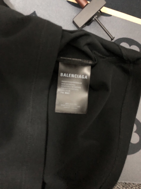 ブランドTシャツ着用イメージ